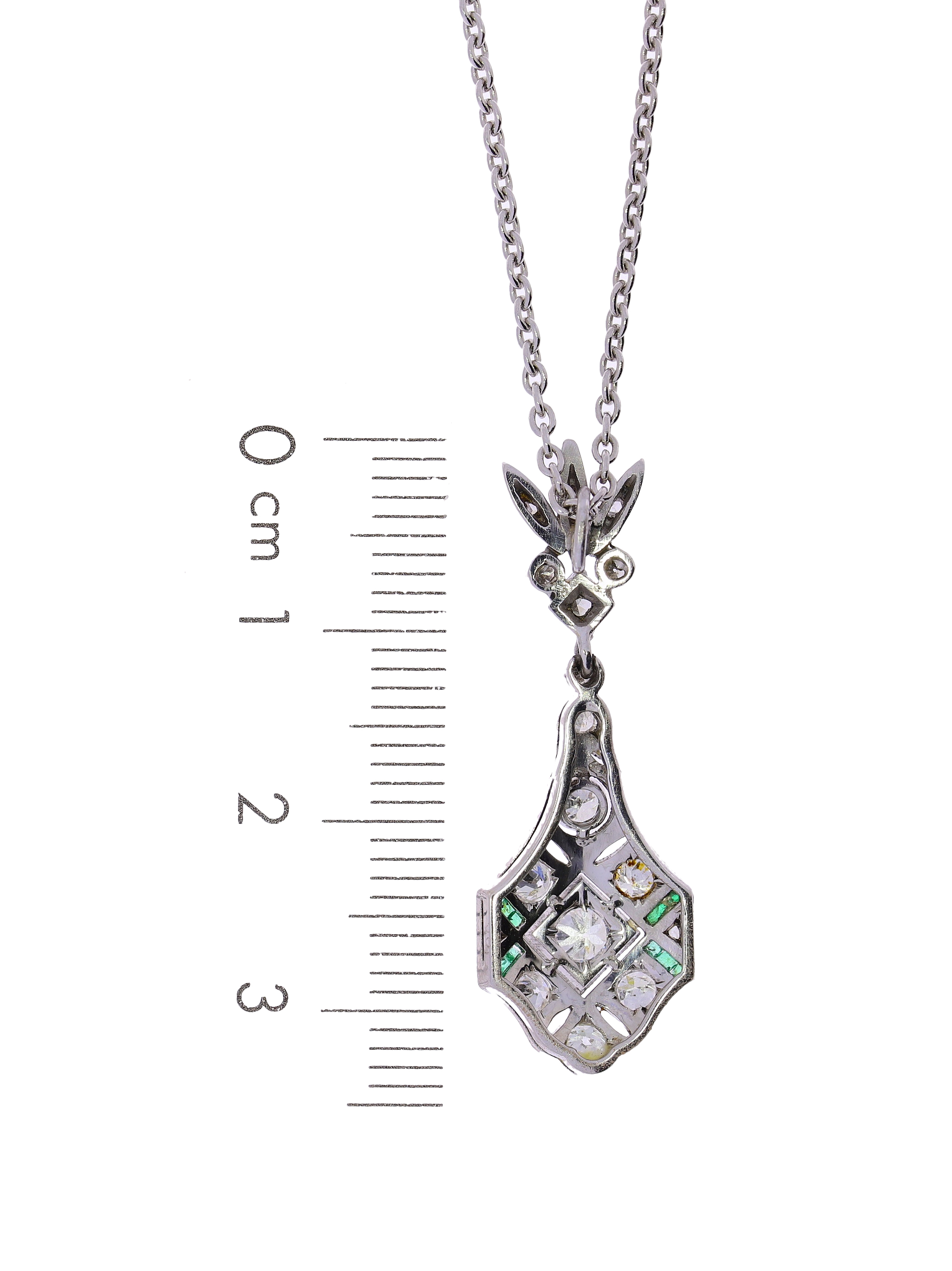 Halskette mit Anhänger Weissgold mit Smaragden und Diamanten