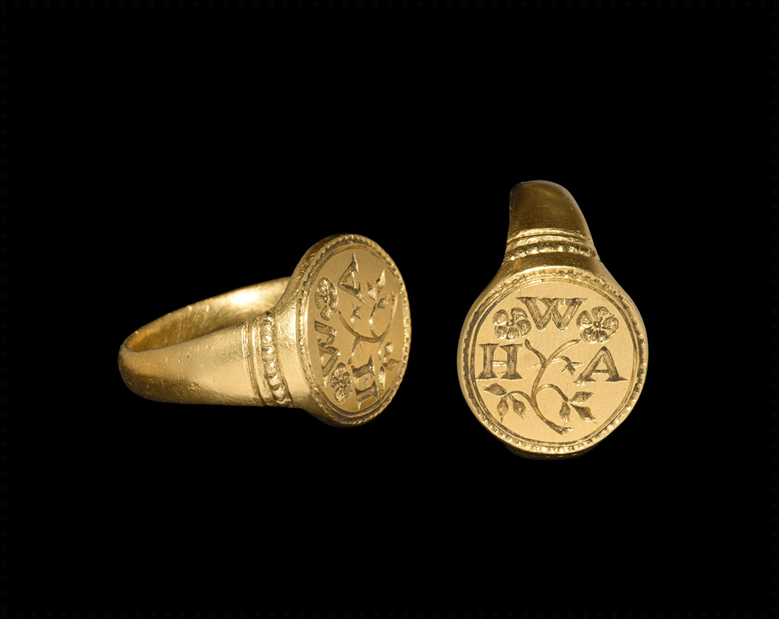 Elizabethan Ring with 'WAH', 16th century AD. Gold jewelry