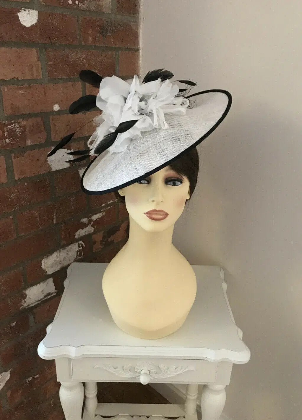 Condici Fascinator in Black/Ivory Tina Townsend