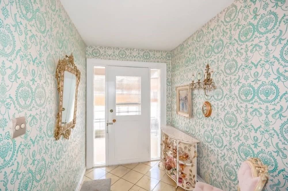 This 96yearold lady is selling her house and what's inside will amaze