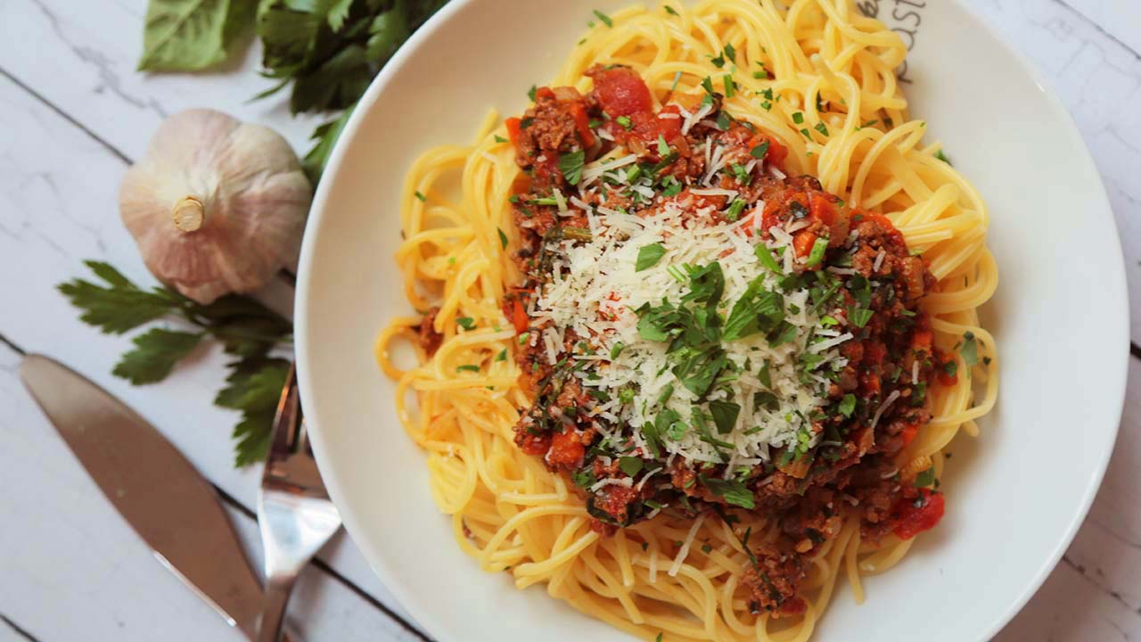 Spaghetti Bolognese the Italian way TipTopChef
