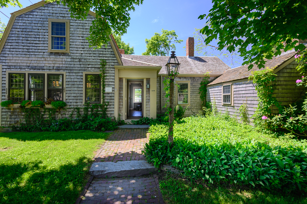 3895 Main Road T.L. Holland Real Estate