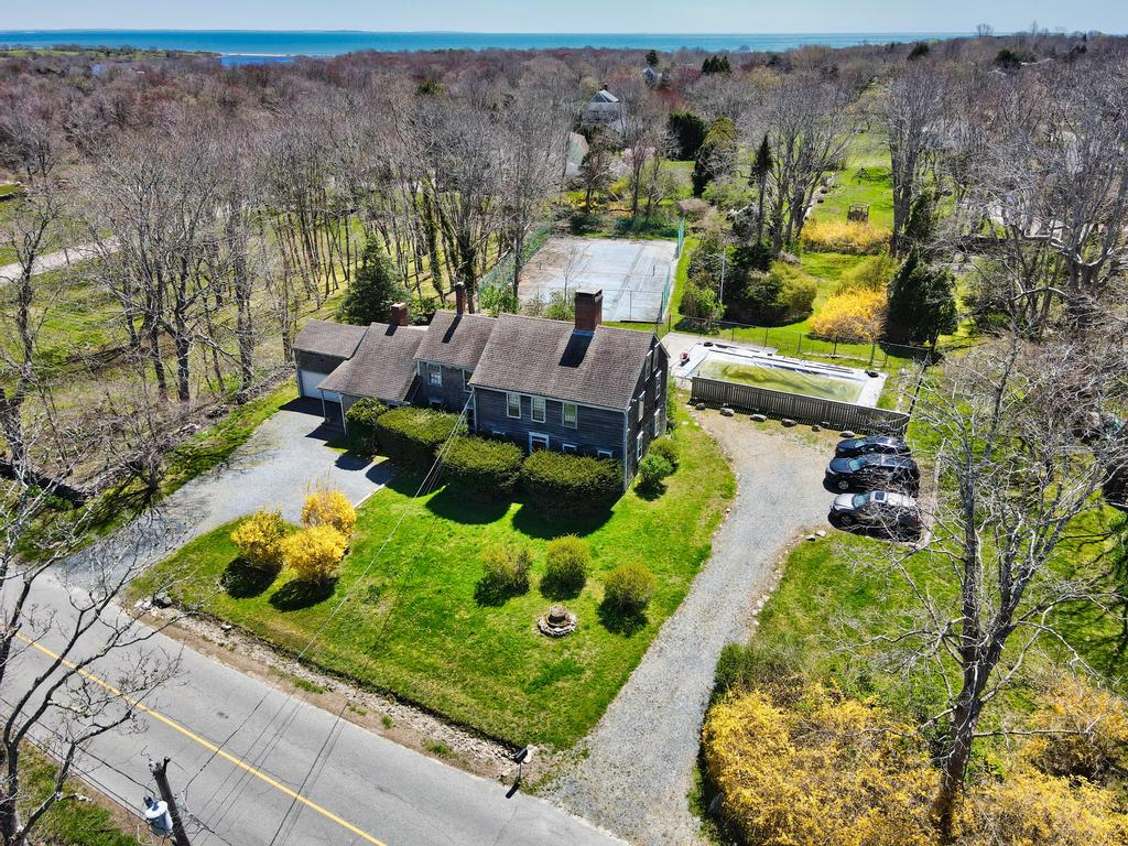34 John Sisson Road T.L. Holland Real Estate