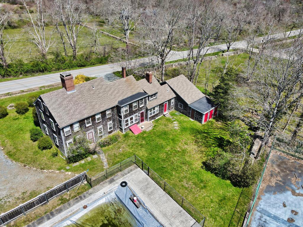 34 John Sisson Road T.L. Holland Real Estate