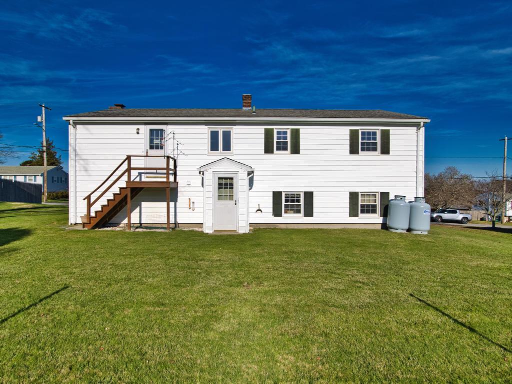 193 Russell Drive T.L. Holland Real Estate