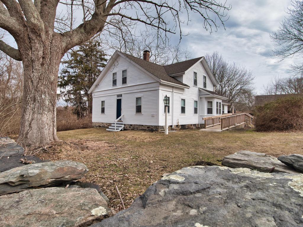 4502 Main Road T.L. Holland Real Estate