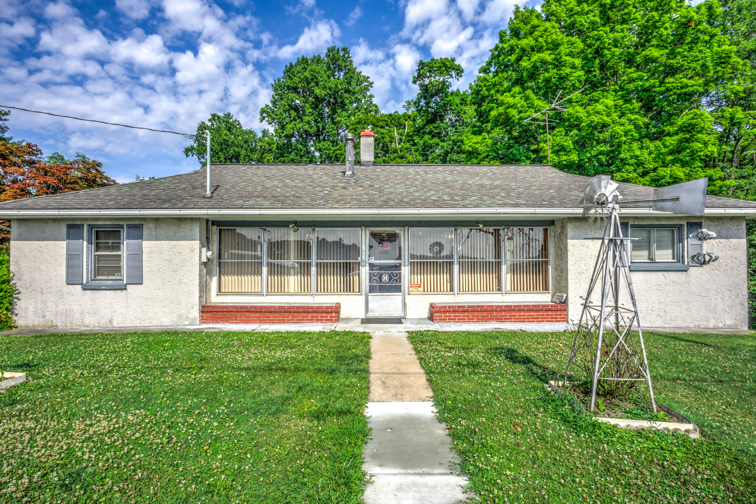 Ranch home on 1.2 acre lot in West Nantmeal Township Tracey L. Jones