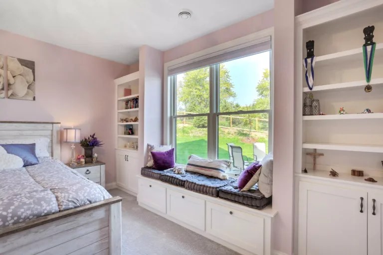 Custom Bedroom Furniture Dressers & Nightstands TLM