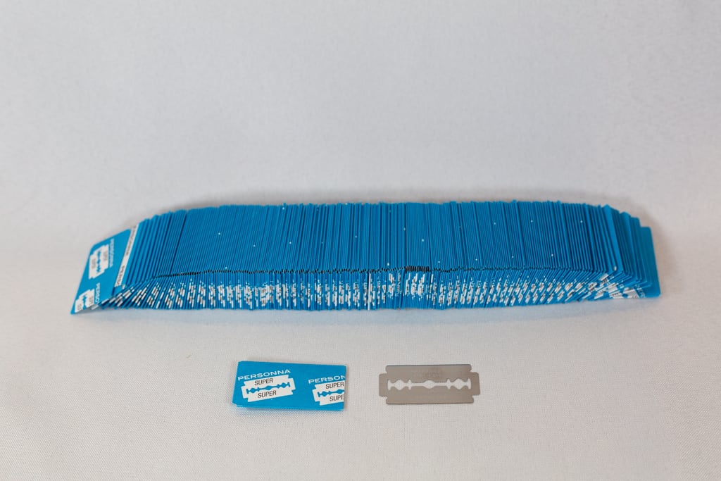 Box of Razor Blades, 250 Count TMB Baking