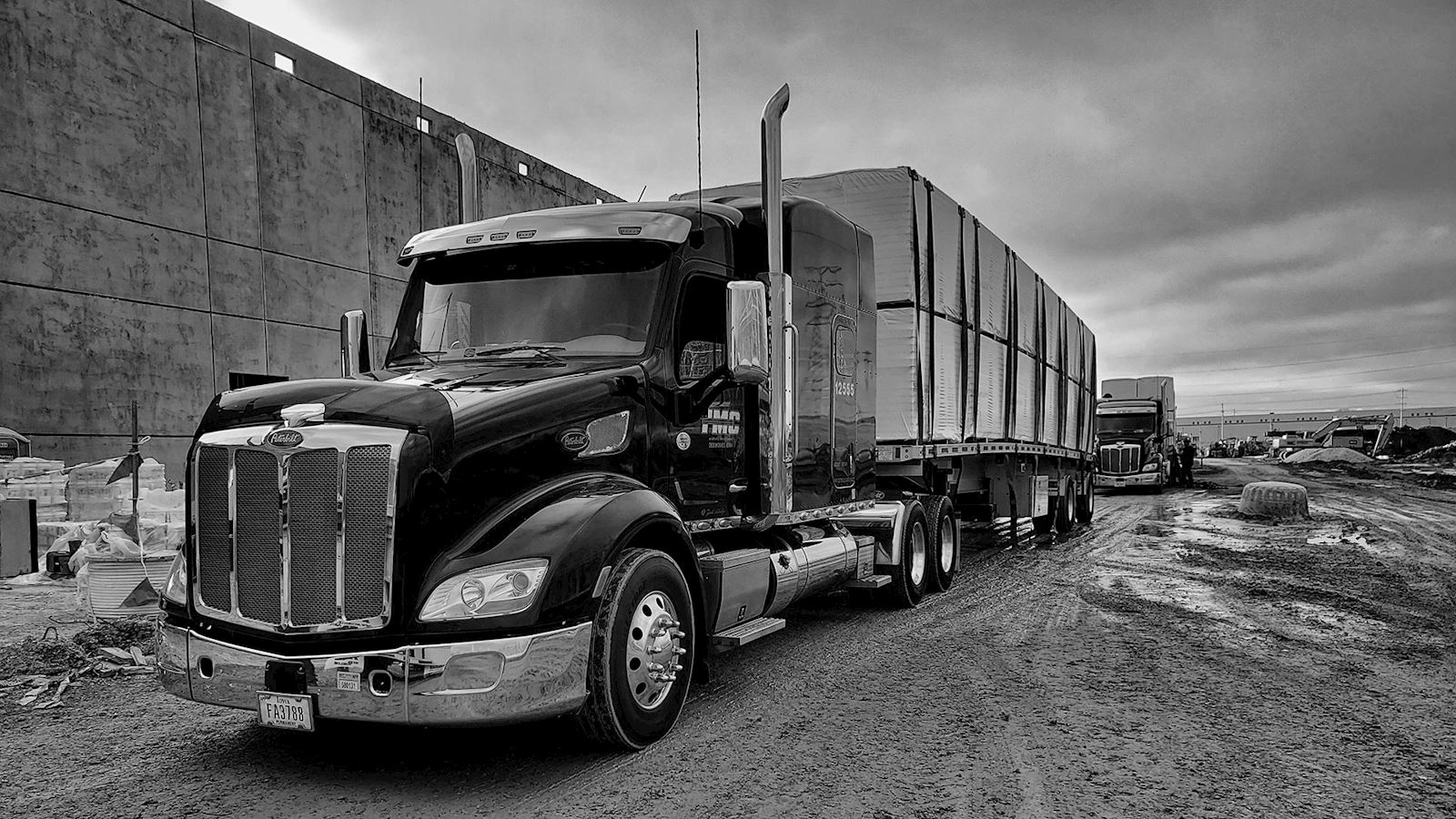 TMC Drivers Enjoy Safe, WellMaintained Late Model Peterbilt Trucks