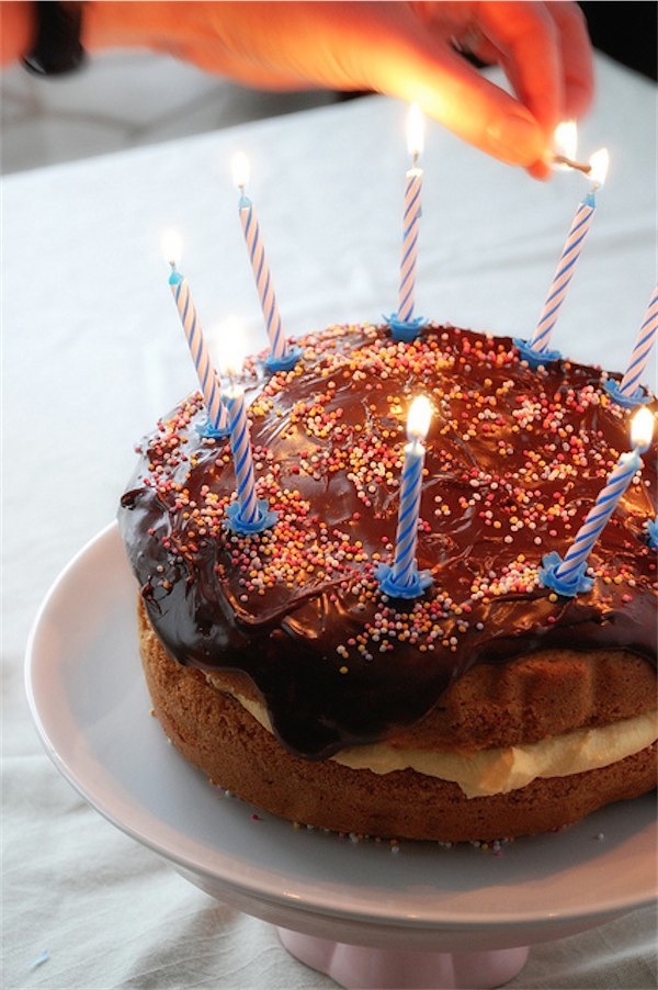 Daddy's custard birthday cake! (easy cake recipe for kids to join with!) Toby and Roo