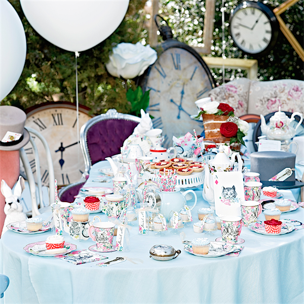 Party ideas for kids Alice in Wonderland themed picnics for the