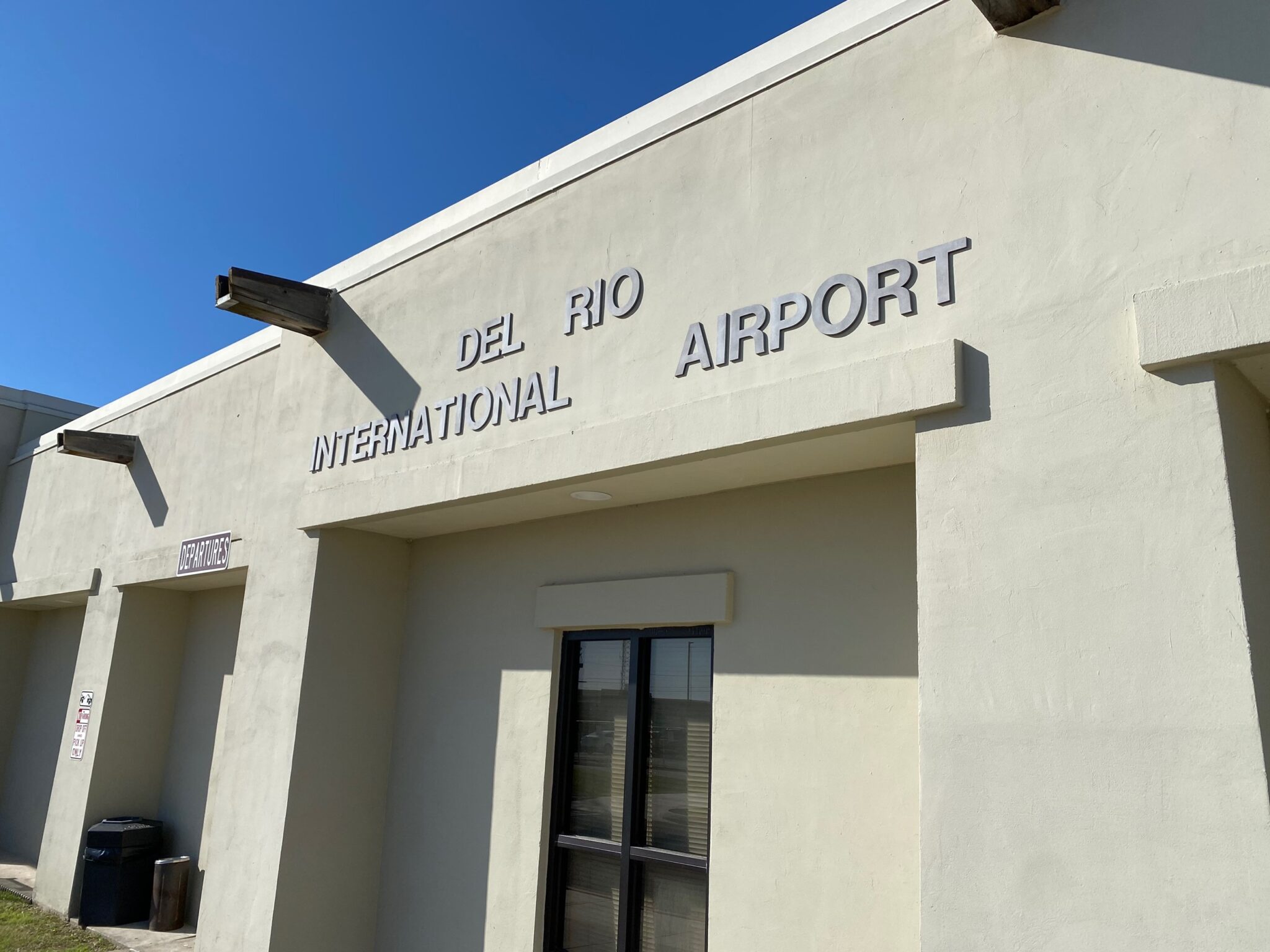 CatchandBus Thousands of Freed BorderCrossing Immigrants are