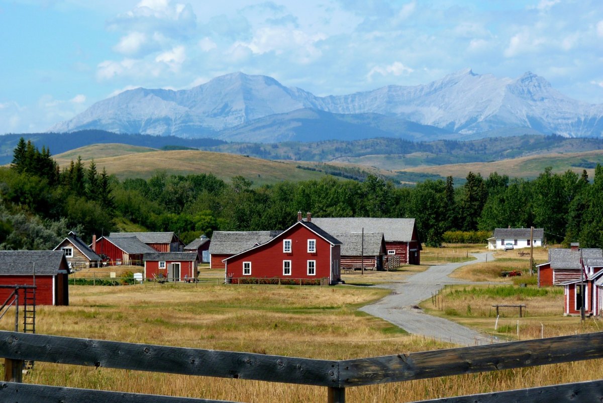 Scenic Drive Things to Do Along Cowboy Trail/Highway 22 Alberta