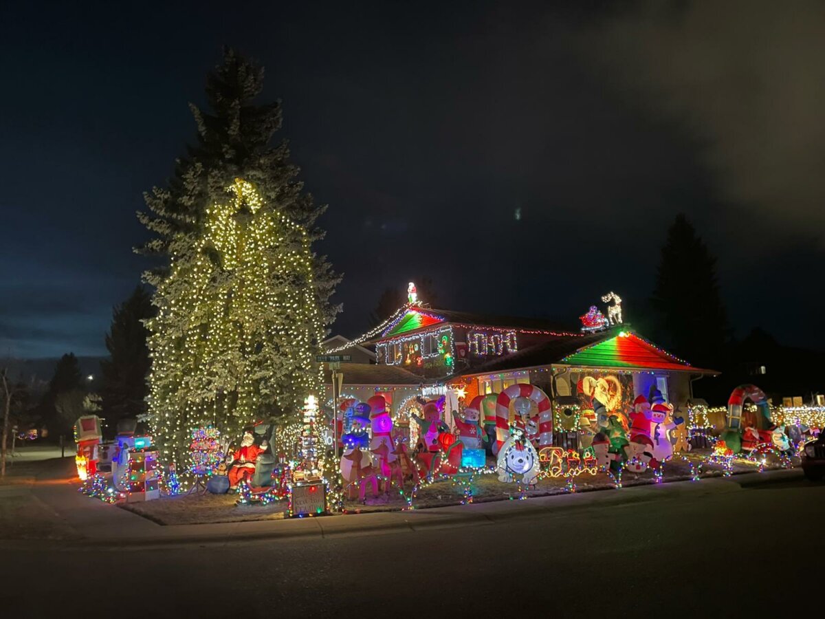 Best Places to See Christmas and Holiday Light Displays in and Around