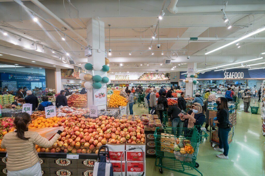 T&T Supermarket Opens New Store Feat. Asian Street ‘Food Hall’ at CF