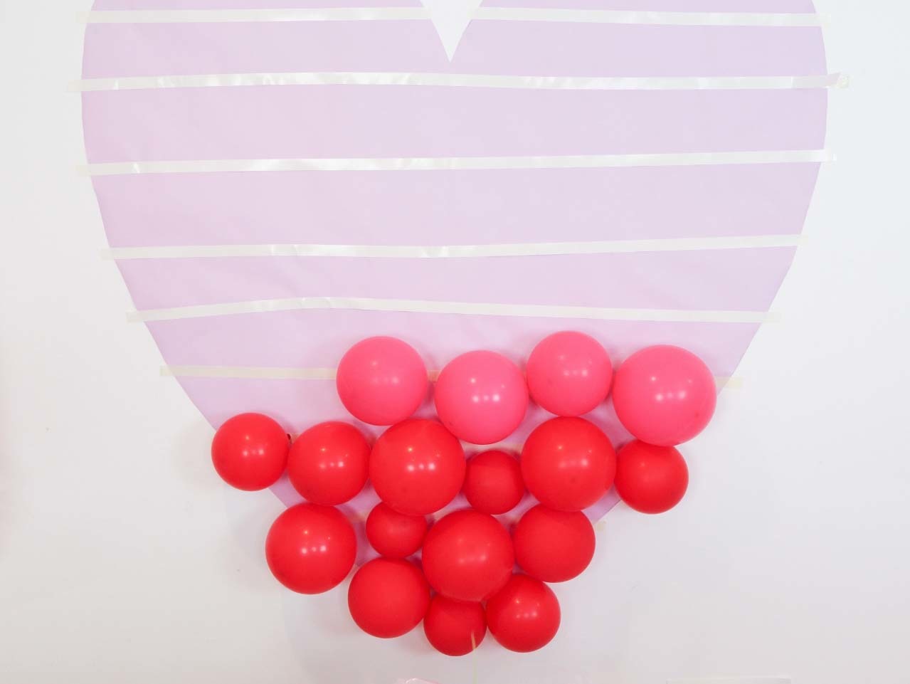 Easy DIY trick for heartshaped balloon decor TogetherV Blog