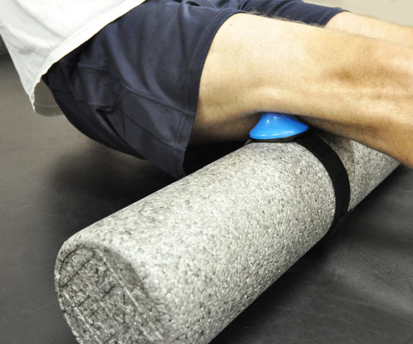 Hamstring, with foam roll TolaPoint
