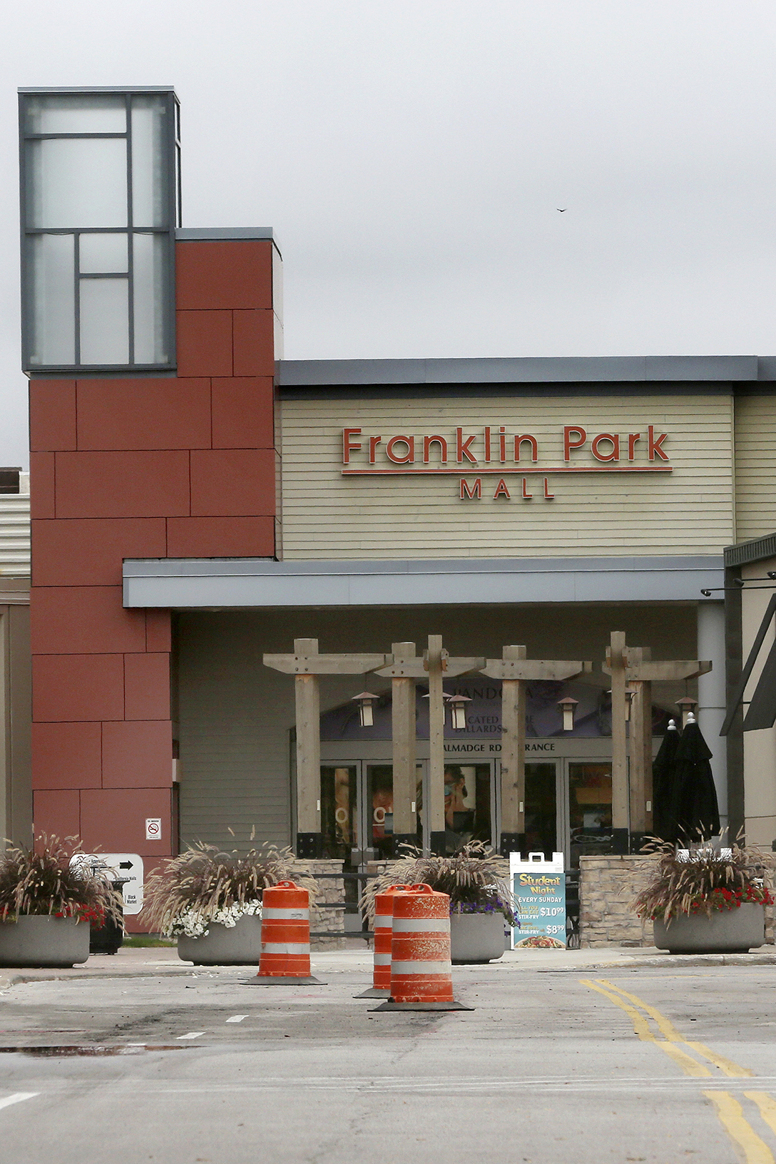 New stores, restaurants scheduled to open at mall The Blade