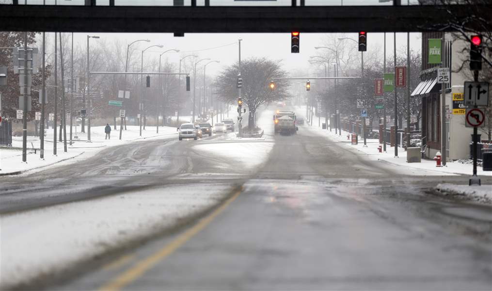 Icy roads prompts Level 1 snow emergency in Lucas County The Blade