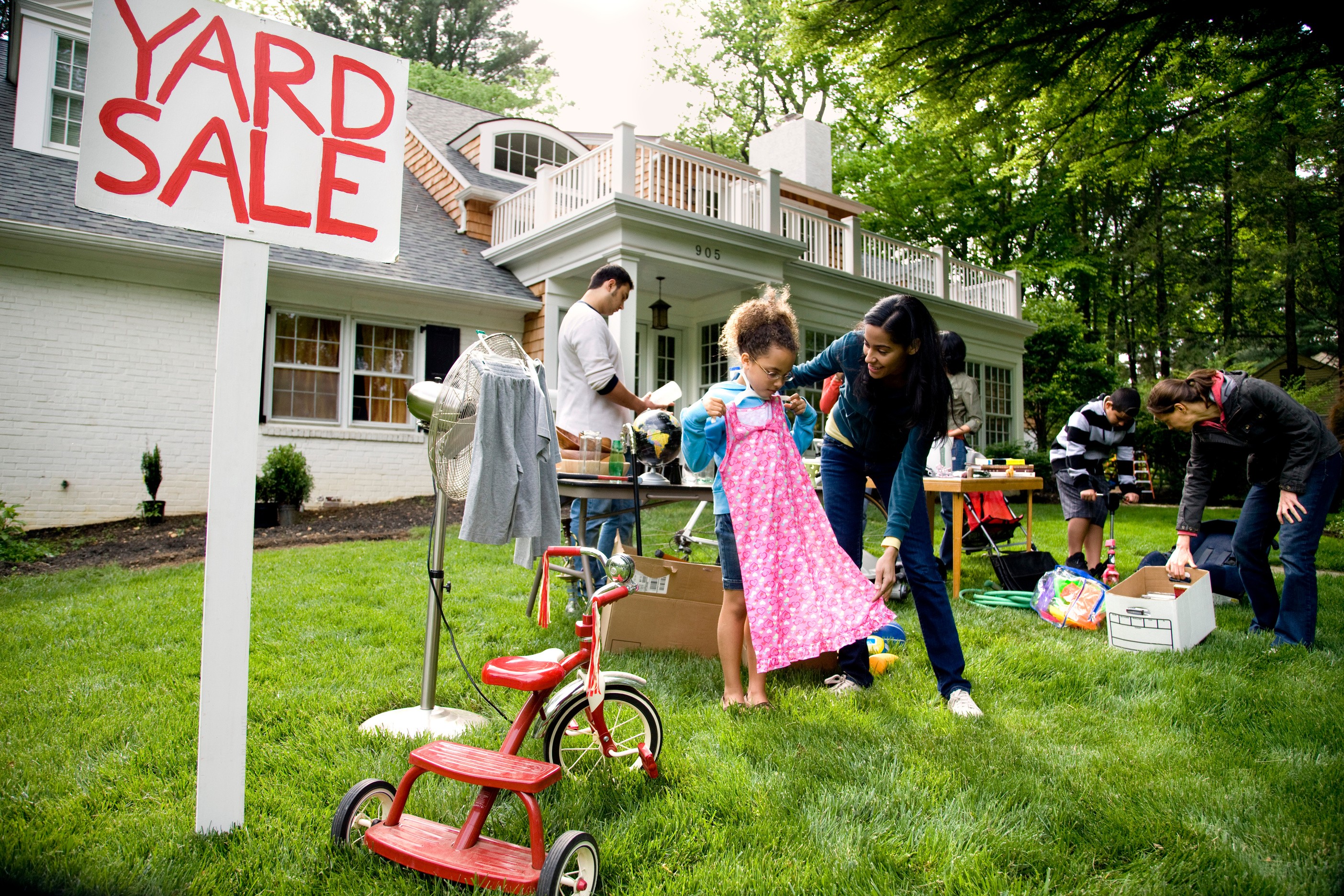 How to throw a community wide yard sale