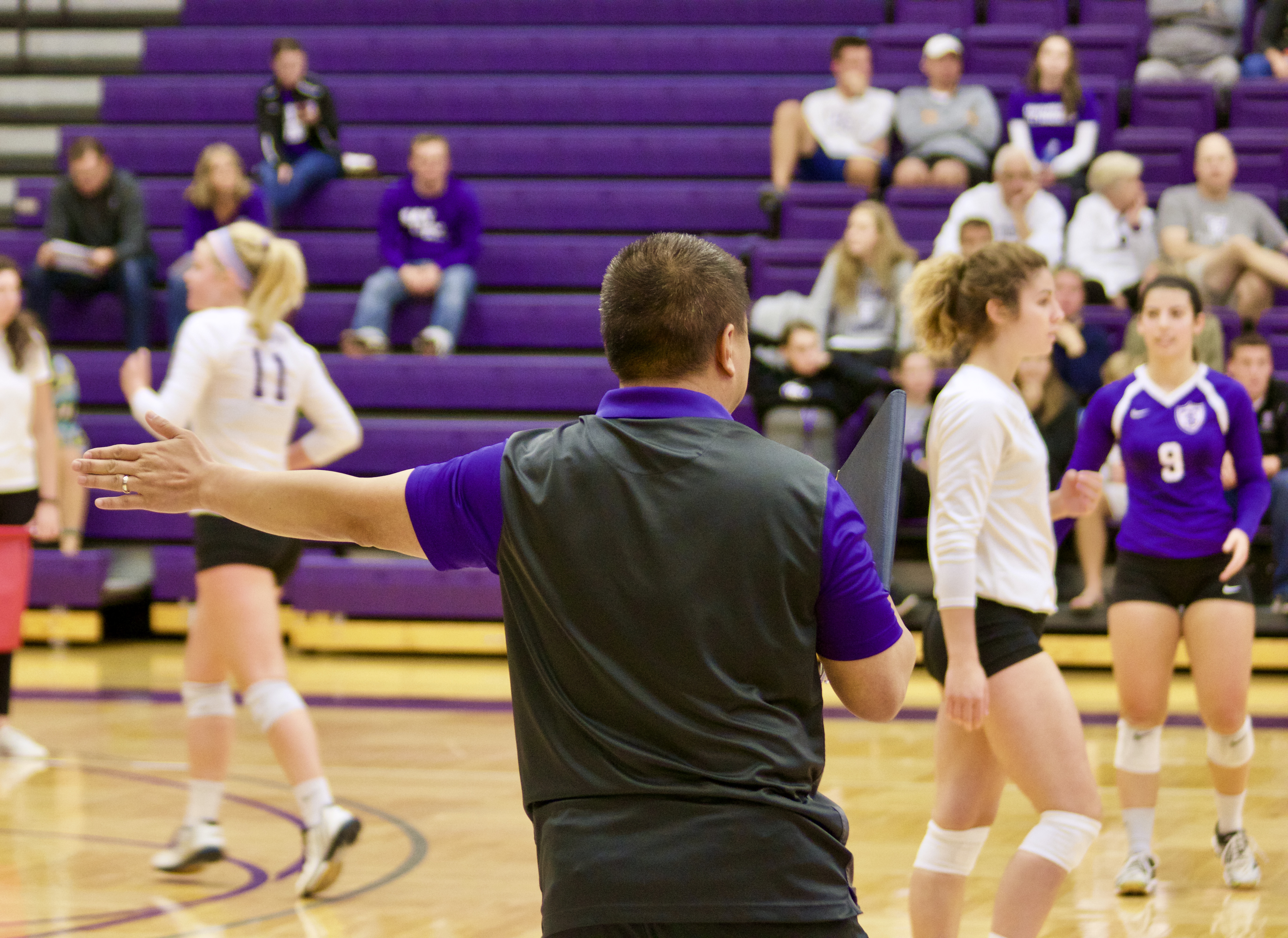 Volleyball downs Macalester for 15th win TommieMedia