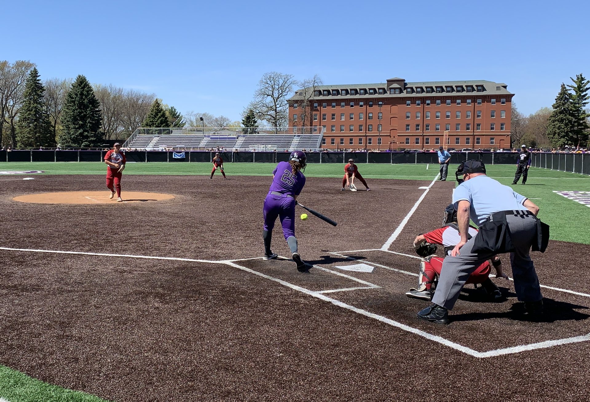 St. Thomas softball defeats Hamline, advances to MIAC Championship
