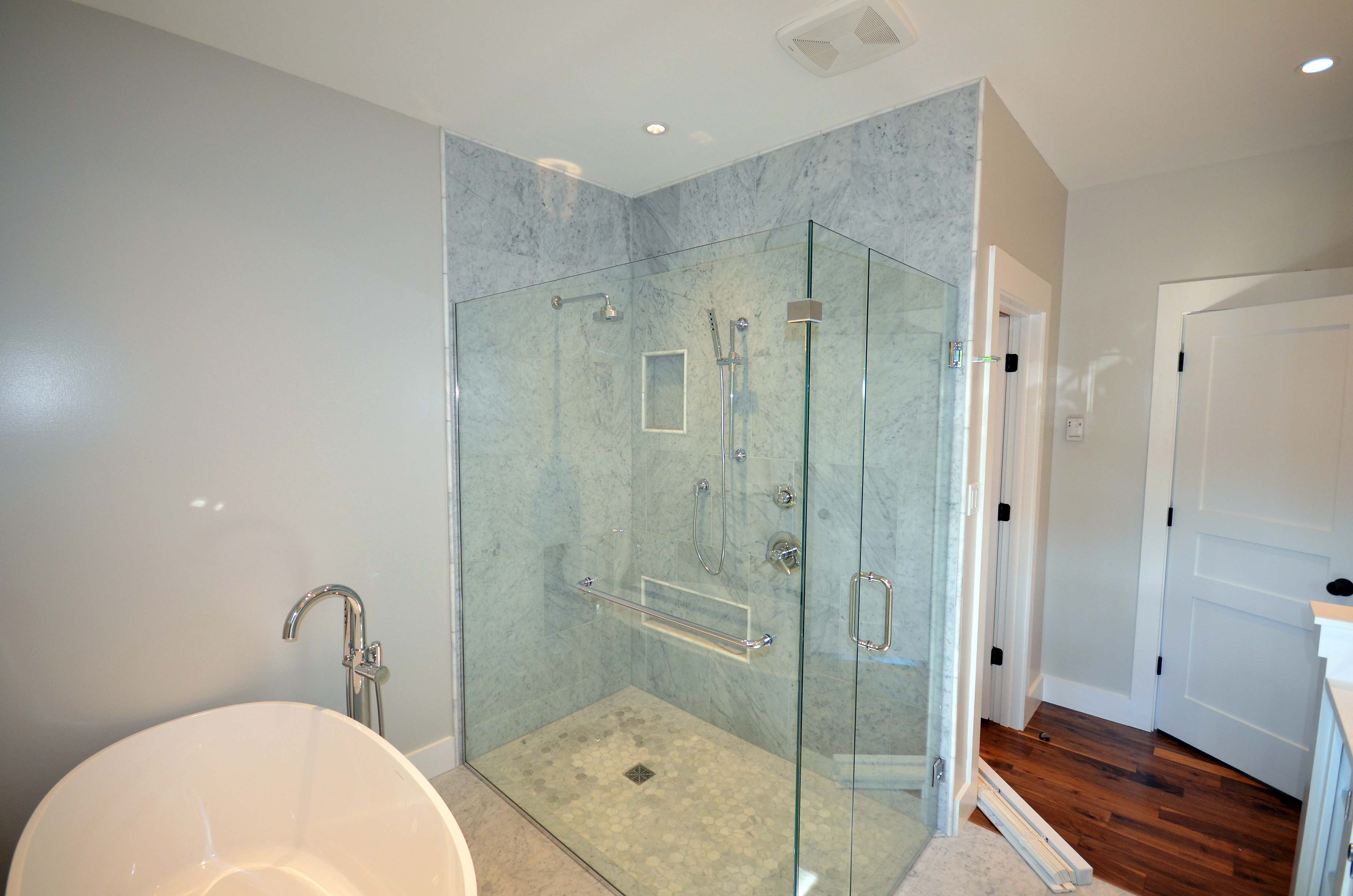 tubandshower Custom Homes by Tompkins Construction