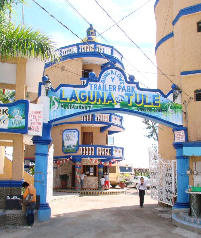 Bungalows Laguna de Tule Villa Obregon, Melaque, Jalisco, Mexico Gilberto