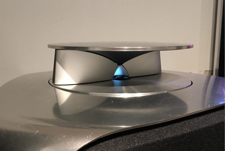 Bang & Olufsen Page 3 earfluff and eyecandy