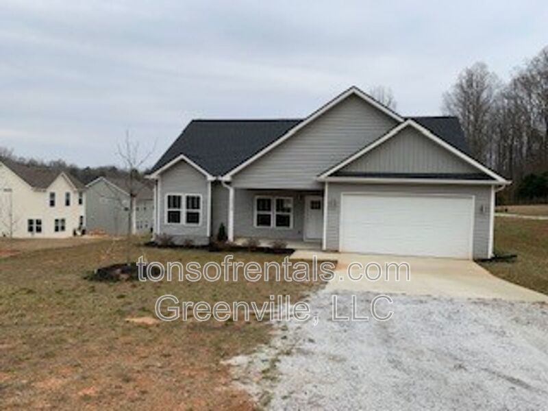 3028 E Rd Simpsonville, SC 29681 Tons of Rentals