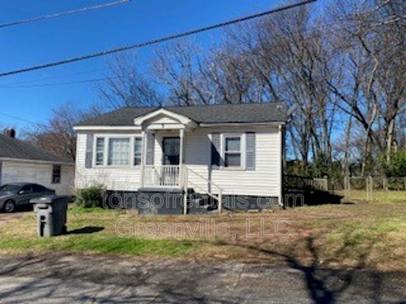 5 Santuck Street Greenville, SC 29611 Tons of Rentals