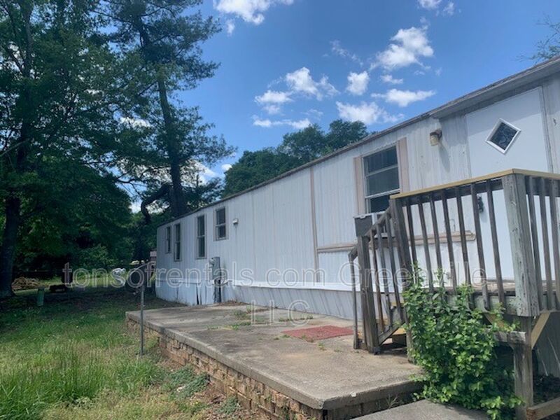 226 Clemson Avenue 10 CT Greenville, SC 29611 Tons of Rentals