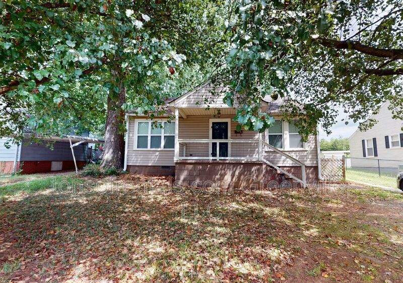 505 State Park Road Greenville, SC 29609 Tons of Rentals