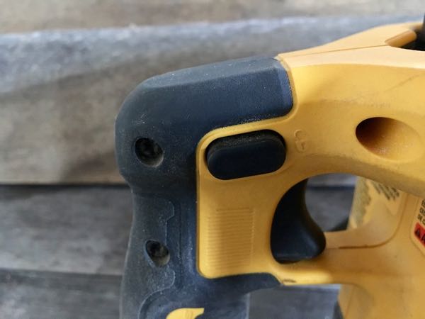 DeWalt FLEXVOLT 7-1/4” Cordless Worm Drive Style Saw - Tool Box Buzz