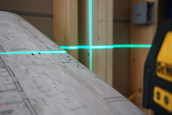 Cross Line Green Laser Comparison Dewalt vs. Bosch vs. Stabilia Tool Box Buzz Tool Box Buzz