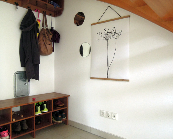 Bilder an der Wand anbringen, ohne Löcher zu bohren So geht's
