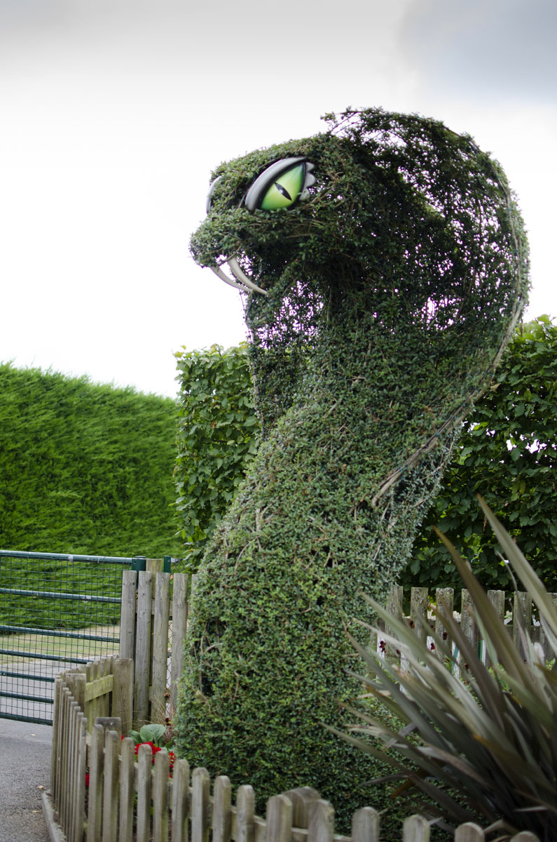Topiary animals Bespoke topiary plant sculptures