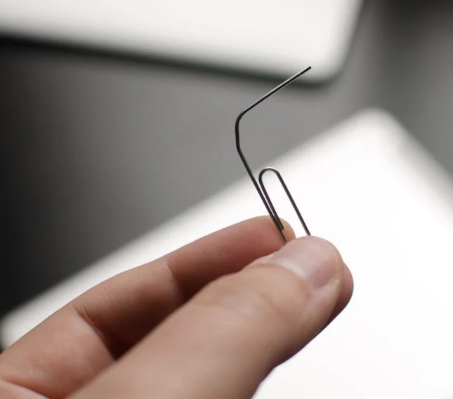 How To Remove Sim Card From Iphone 11 Pro Without Tool / How To Open A Sim Card Tray When An