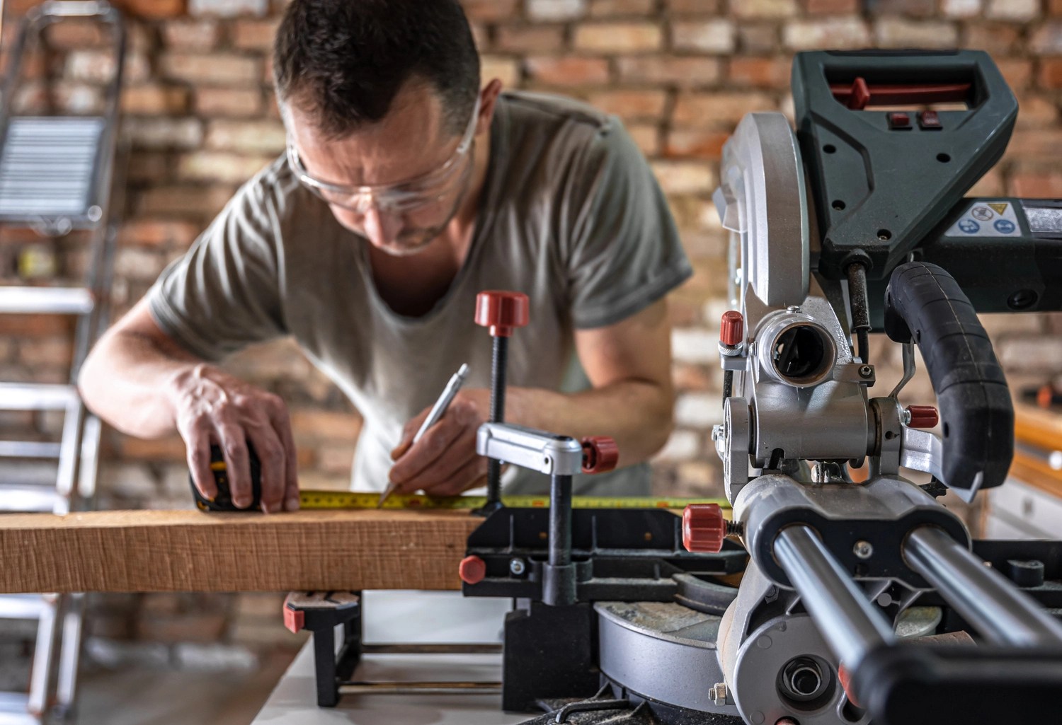 How to Make Accurate Cuts with a Miter Saw