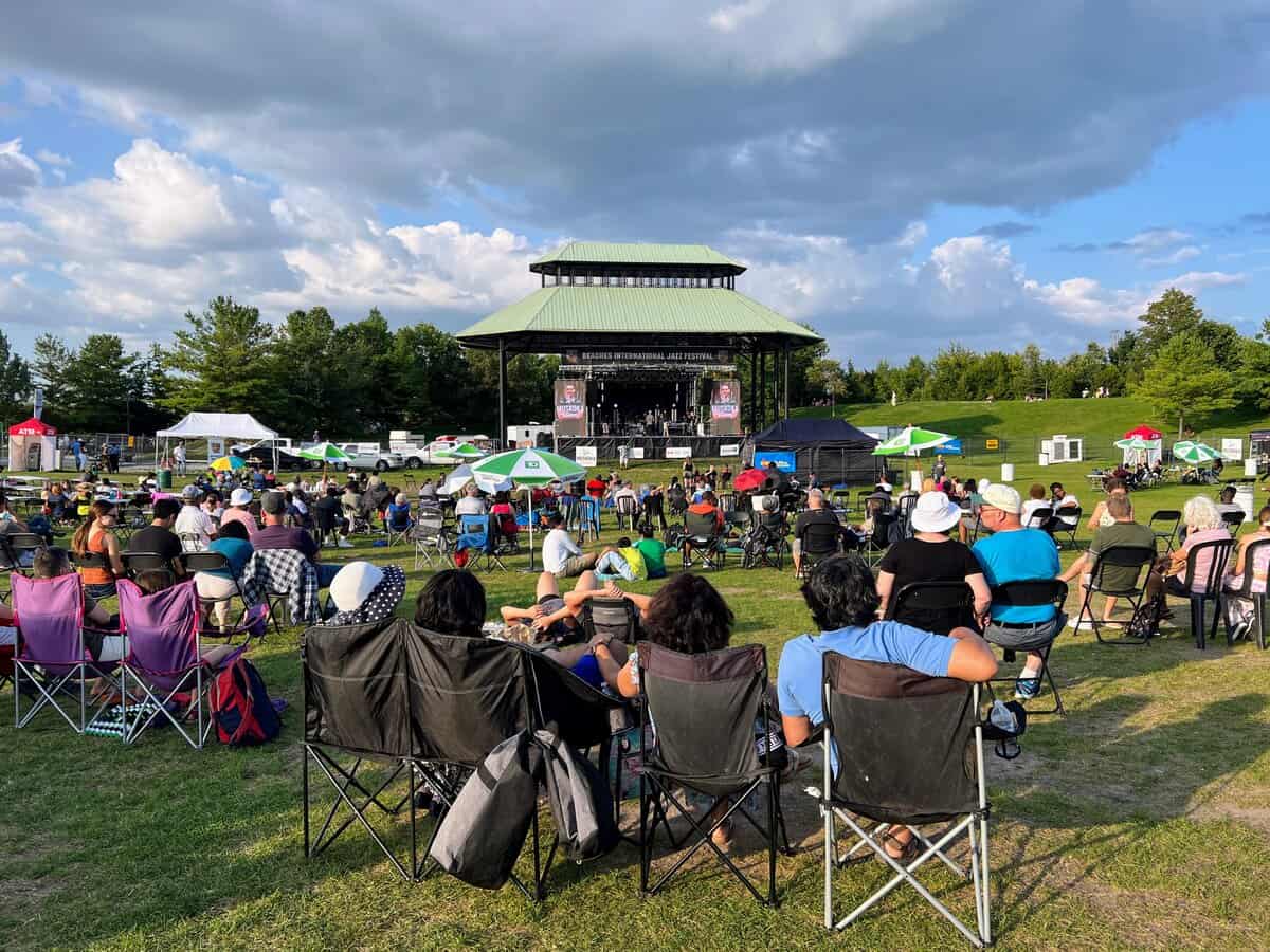 20+ Best Things to Do at Woodbine Beach 2024