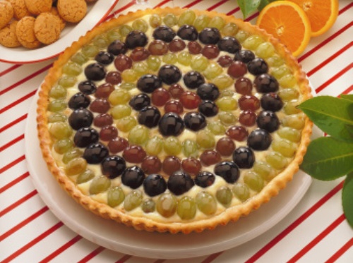 » Crostata con crema pasticcera, uva bianca e uva nera