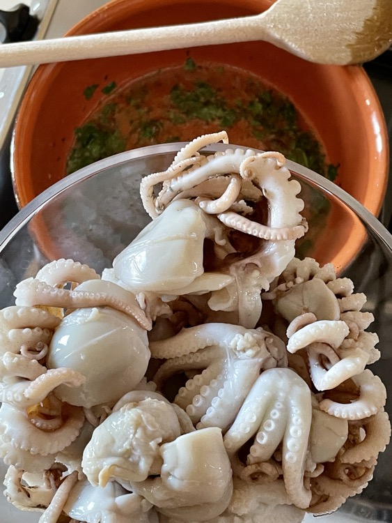Sugo di moscardini e polenta di ceci a la Romagnola