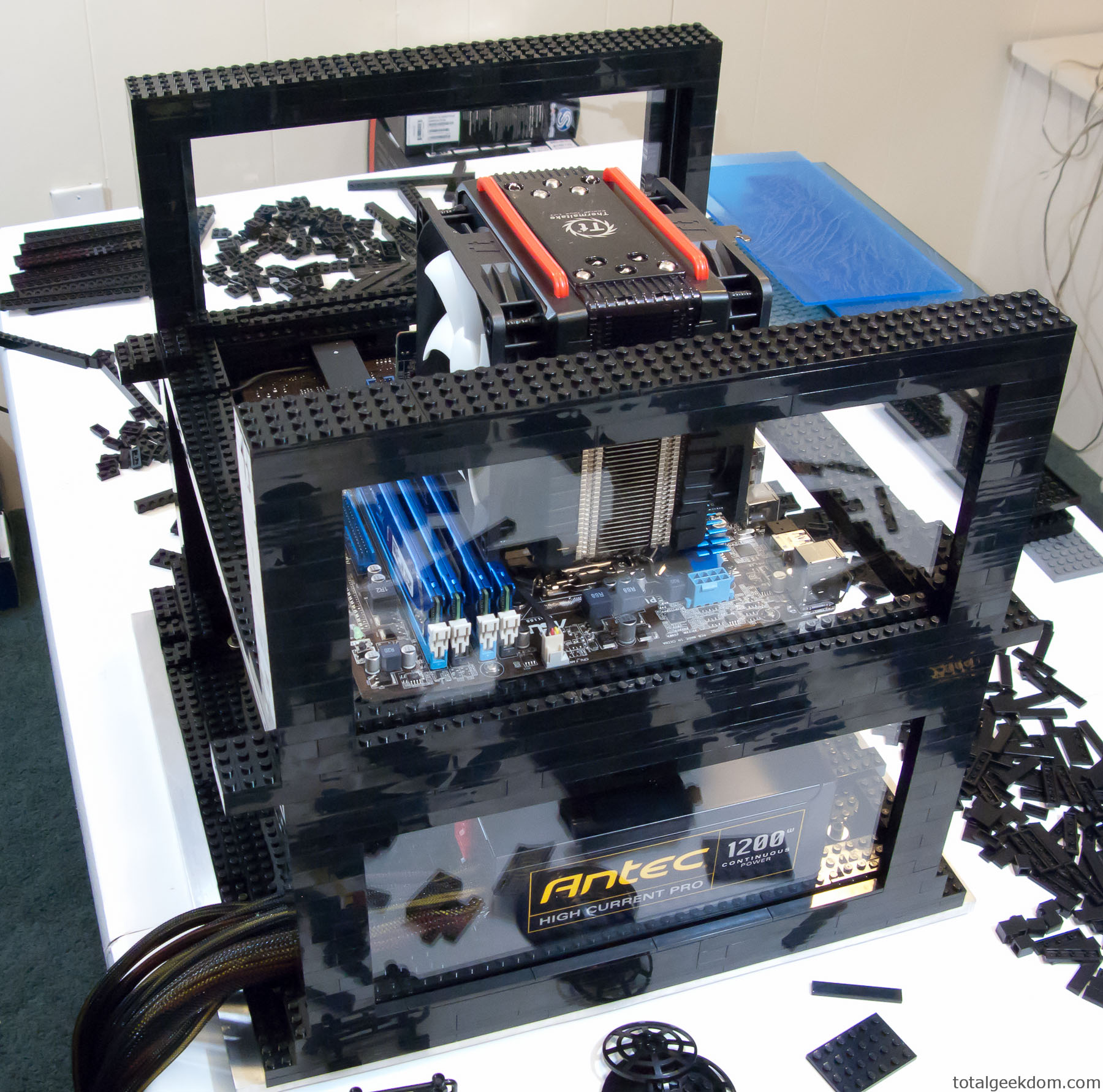 LEGO PC Case Case Modding and Other Mods Linus Tech Tips