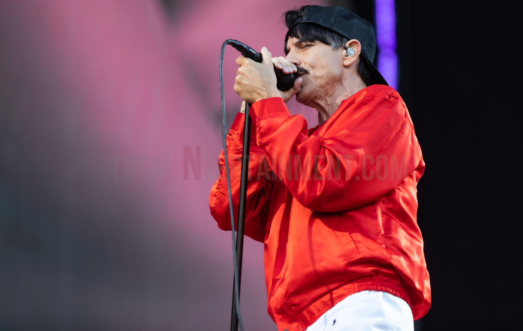 Red Hot Chili Peppers, Old Trafford, Manchester TotalNtertainment