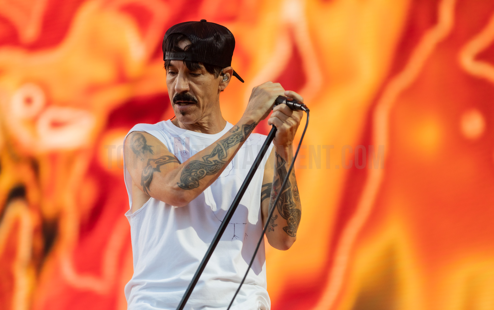 Red Hot Chili Peppers, Old Trafford, Manchester TotalNtertainment