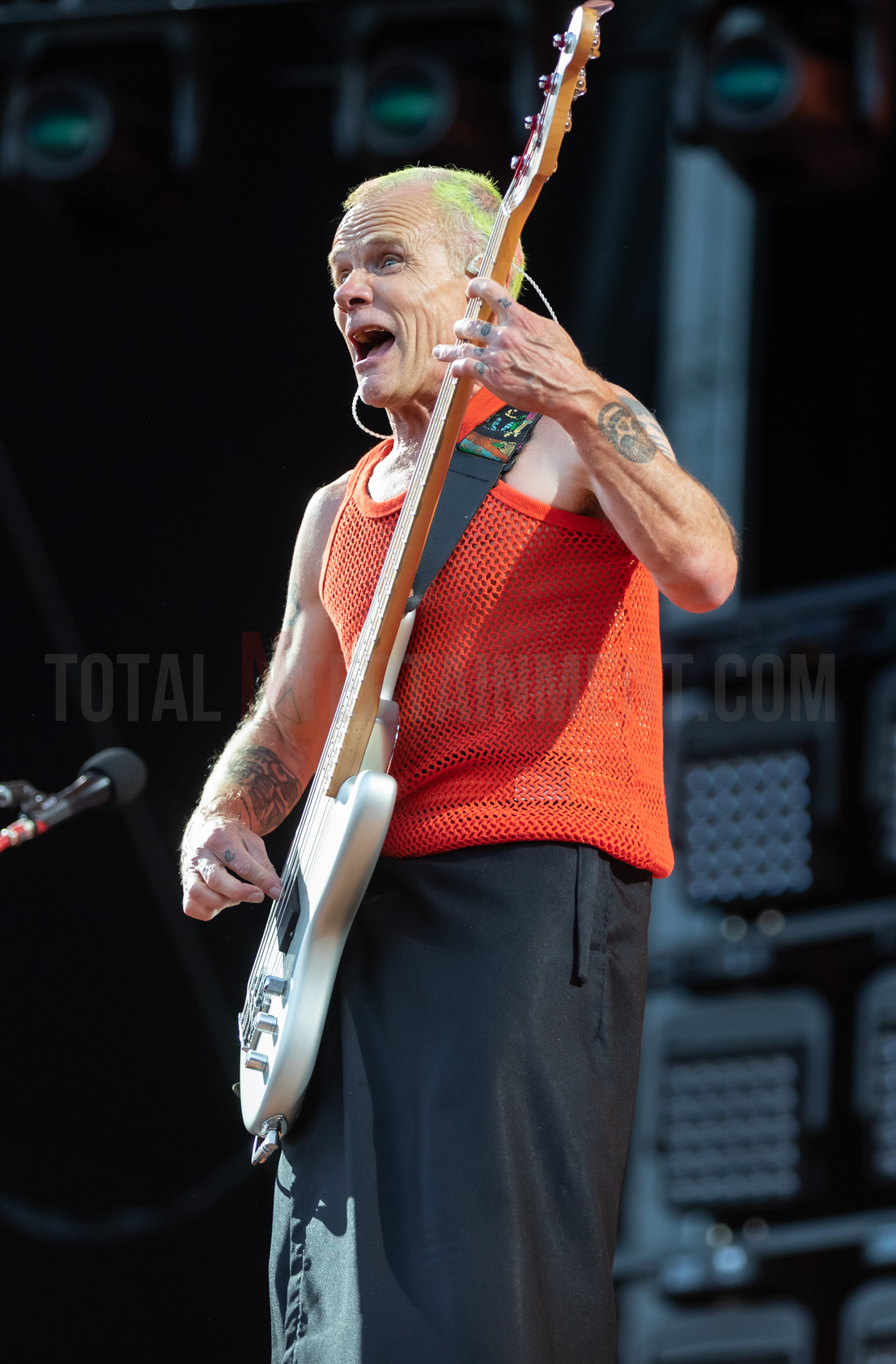 Red Hot Chili Peppers, Old Trafford, Manchester TotalNtertainment