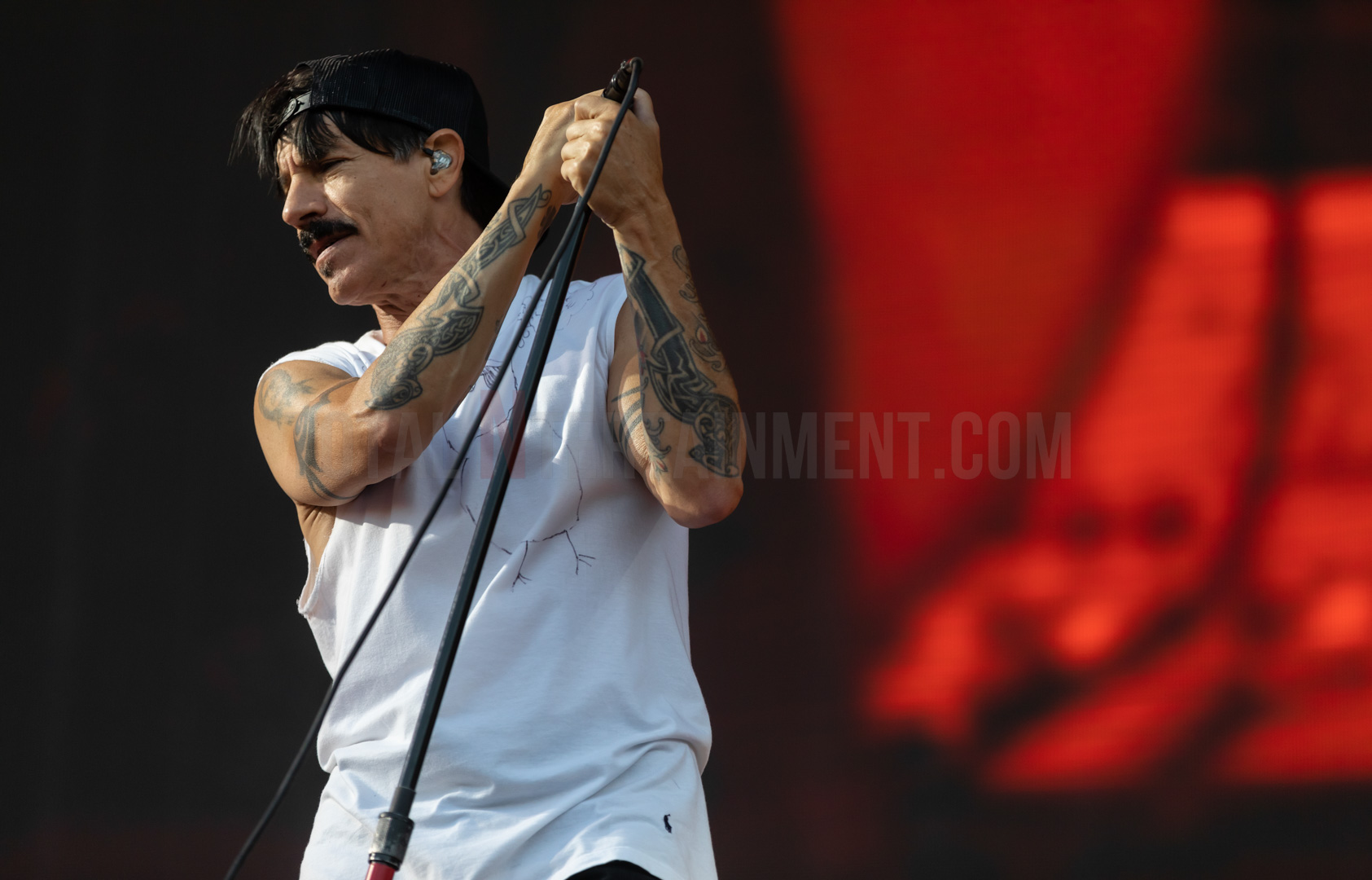 Red Hot Chili Peppers, Old Trafford, Manchester TotalNtertainment