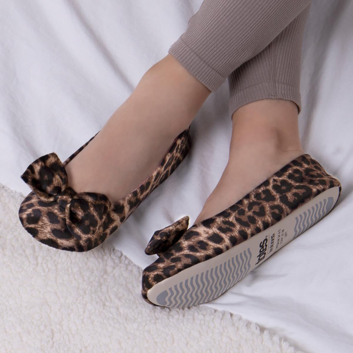 Isotoner Ladies Ballerina Slippers totes ISOTONER