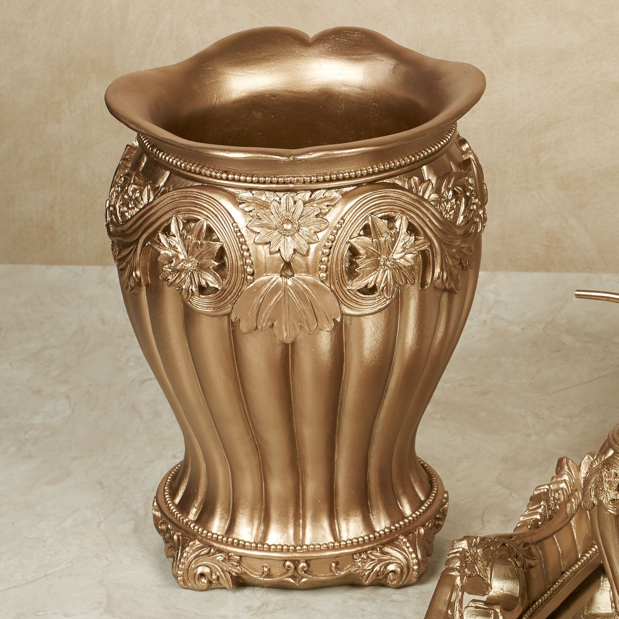 Flowering Medallion Aged Gold Bath Accessories